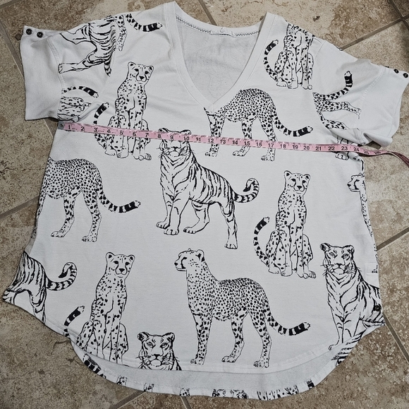 Anthropologie Jane + Delancey 1X Wildcat Print Boho Oversized V-Neck Tunic Top - Picture 5 of 6